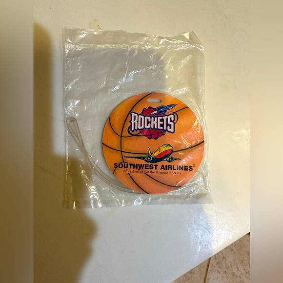 VTG HOUSTON ROCKETS SOUTHWEST AIRLINES LUGGAGE TAG NBA BASKETBALL GAME ENTRY GIF - Picture 3 of 6